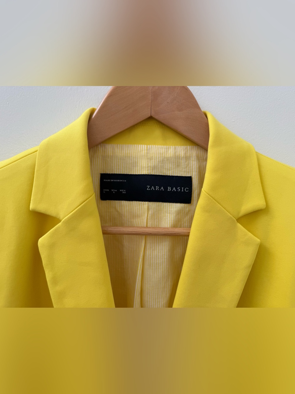 NEW! Zara Bright Yellow Single-Button Blazer NEW WITH TAGS! Sz Large - Picture 3 of 4